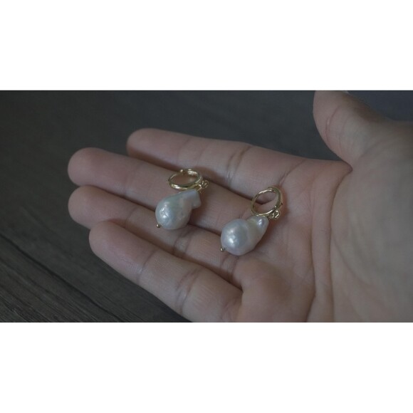 Freshwater Pearl Earrings - Picture 5 of 5